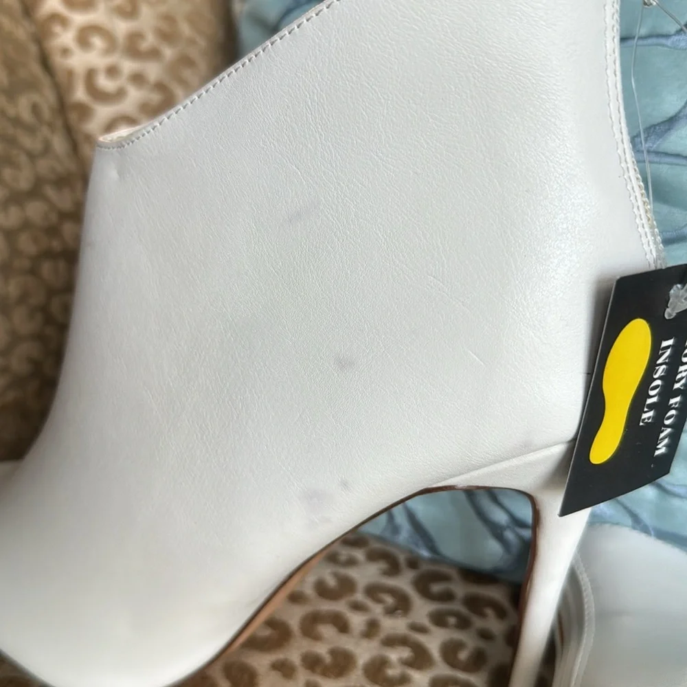 NWT Jacobies white faux leather stiletto ankle booties with back zip - Picture 8 of 11
